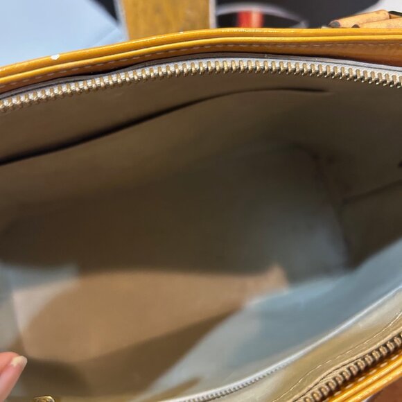 Louis Vuitton Vernis Houston in Noisette - Picture 6 of 12